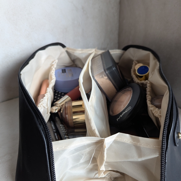 Flat Open Makeup Cosmetics Travel Bag - Picture 3 of 3